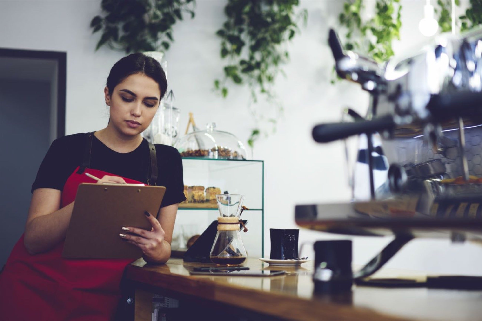 Cómo las franquicias ayudan a crecer con orden tu negocio Emprendedor