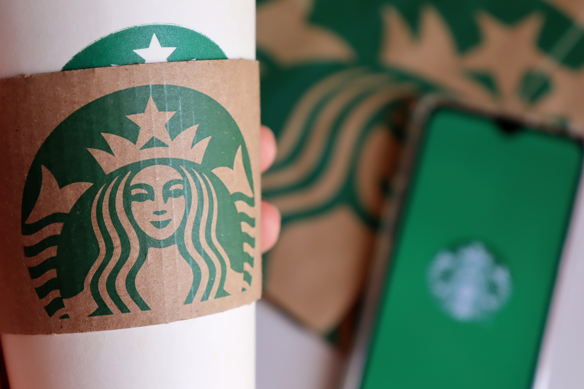 Starbucks estaría planeando introducir un programa de préstamo de tazas