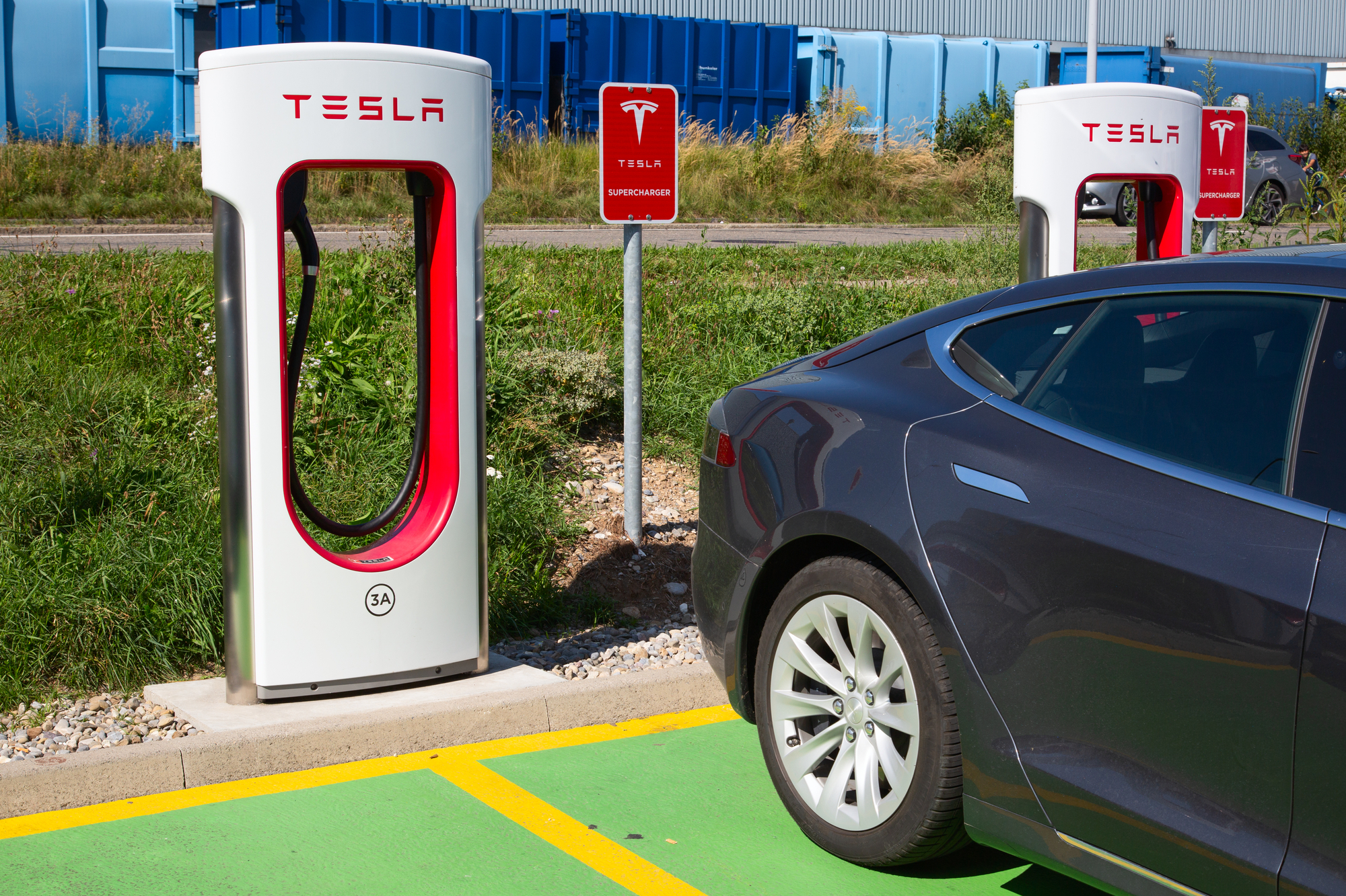 Se dice que es la primera vez que Tesla ofrece carga gratuita a los propietarios de vehículos eléctricos de terceros.