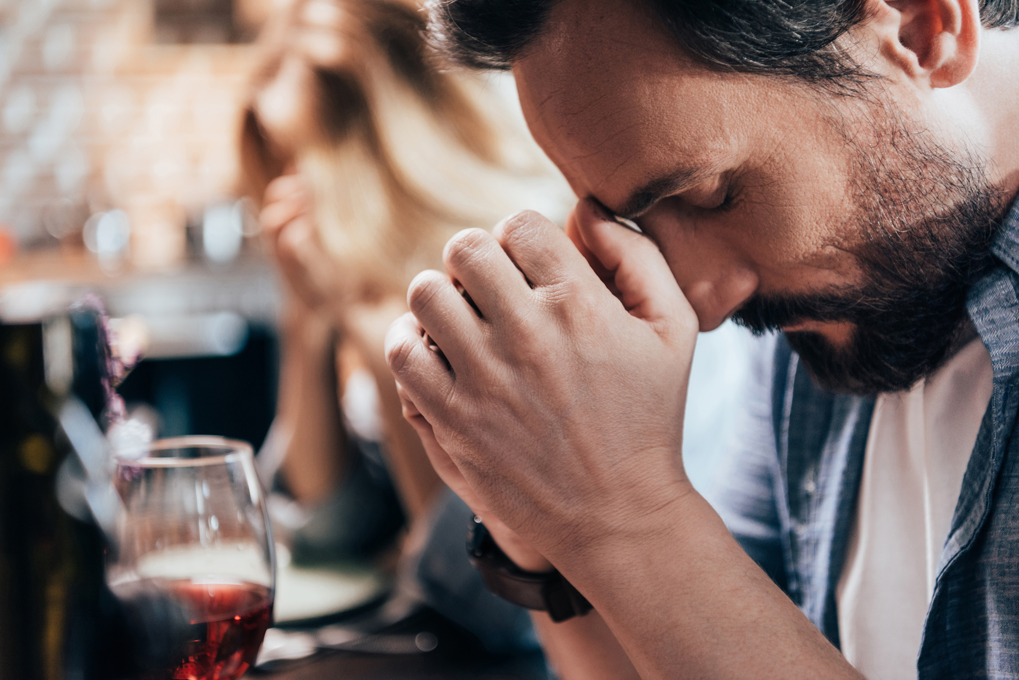 Estas son las 6 peores apps para rezar y meditar.