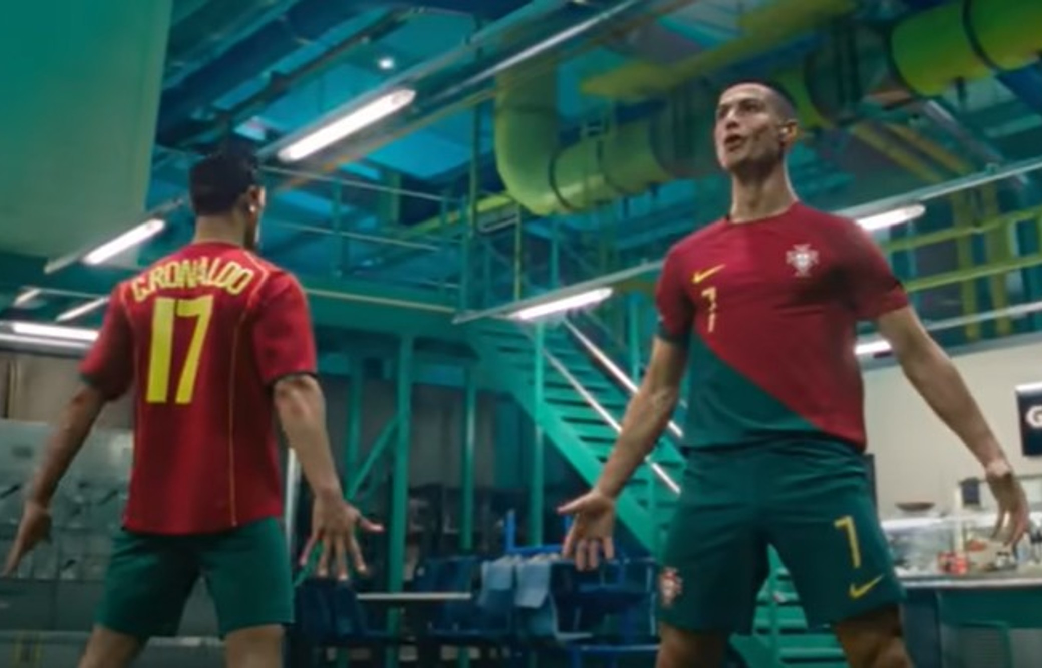 Excelente rodillo salvar Nike lanza comercial con multiverso de leyendas futboleras (Video) -  Emprendedor