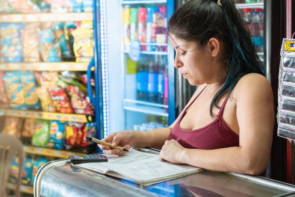 ¿Sigues llevando las ventas en una libreta? Estos 5 errores frenan tu negocio