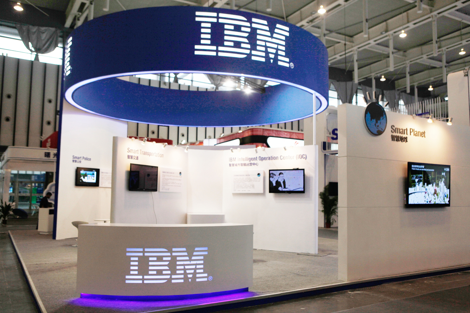 El gigante tecnológico IBM se sumó a la ola de despidos Big Tech.