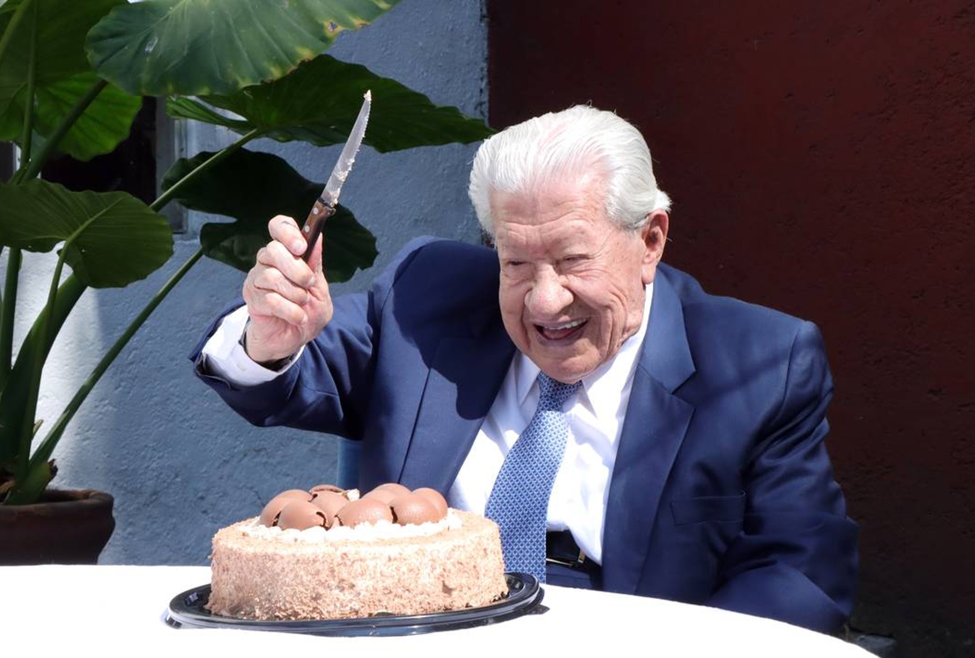 Ignacio López Tarso celebrando su cumpleaños 98 en enero 2023.