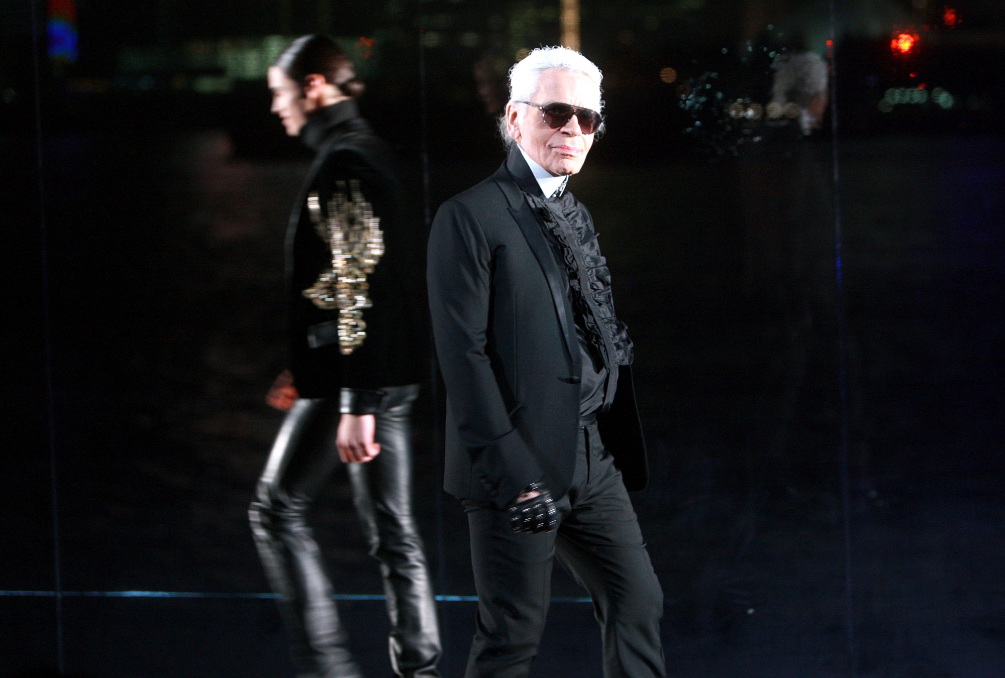 Karl Lagerfeld: Un visionario de la moda que transformó la industria -  Emprendedor
