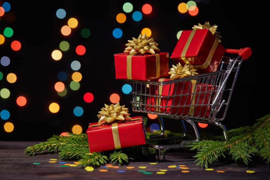 Vende kits que incluyan todos los materiales para manualidades navideñas / Imagen: Depositphotos.com