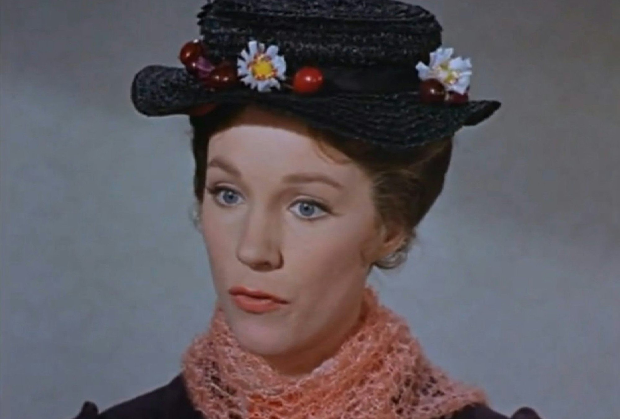Julie Andrews interpretando a Mary Poppins.