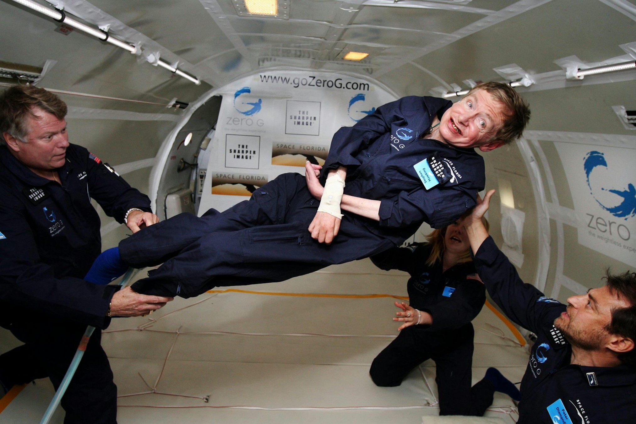 Stephen Hawking experimentando gravedad cero (26 abril 2007).
