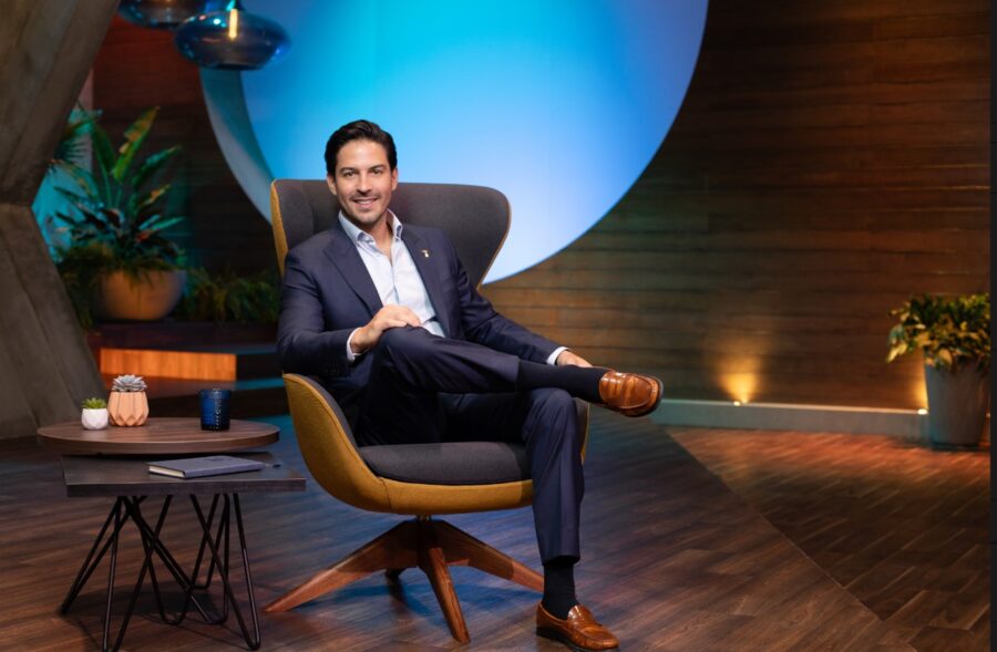 Víctor González Herrera, CEO de Farmacias Similares / Imagen: Cortesía Sony Chanel