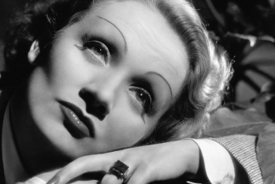 Marlene Dietrich con maquillada por Max Factor / Imagen: Max Factor