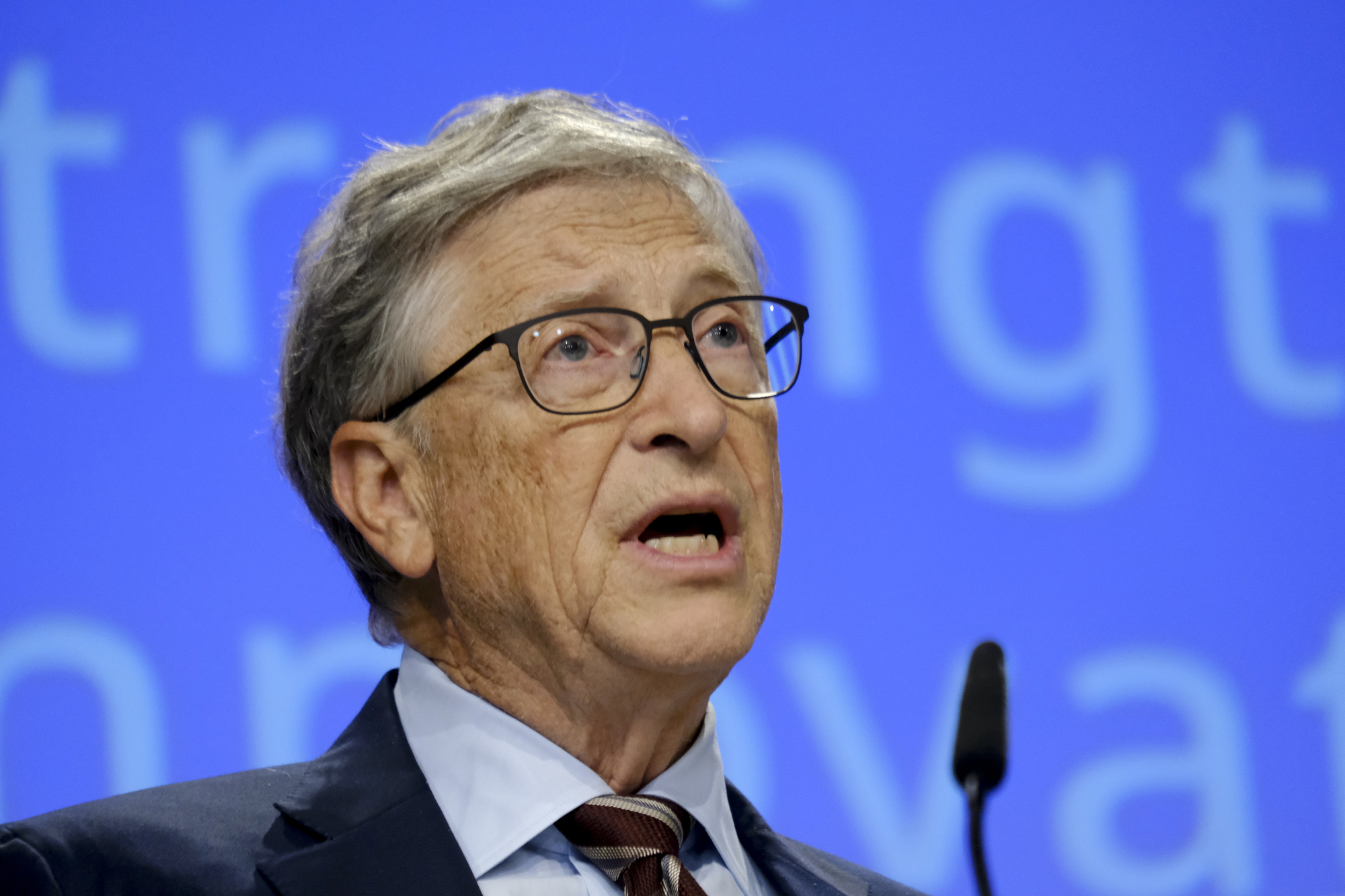 La audiencia prevista para junio reabre el escrutinio sobre los contactos de Gates con Epstein.