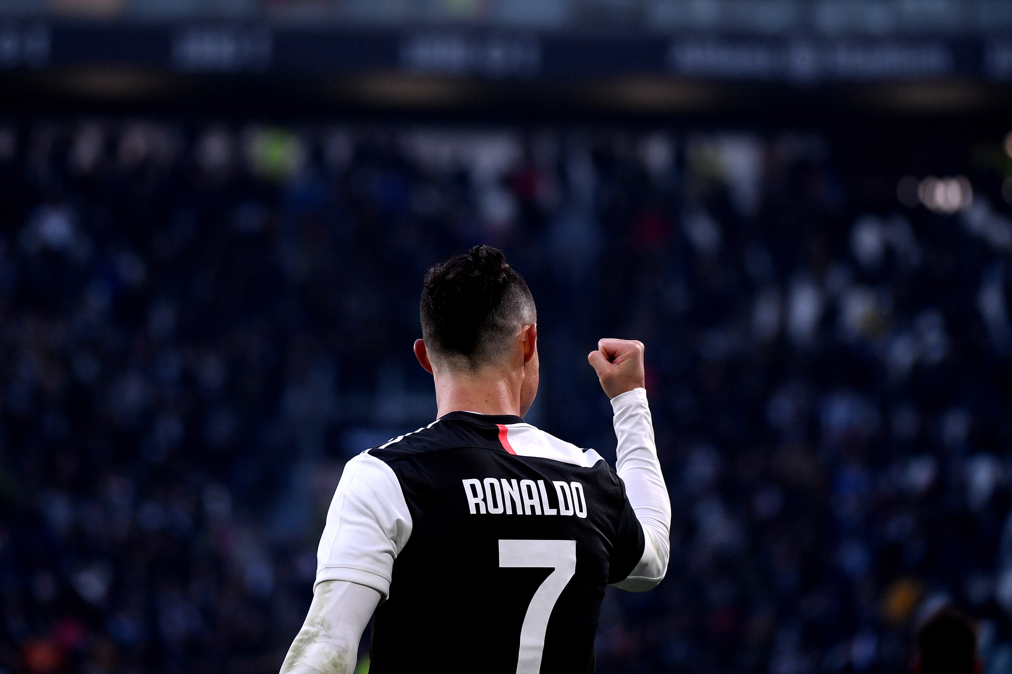 Cristiano Ronaldo es el futbolista mejor pagado del mundo en 2024.