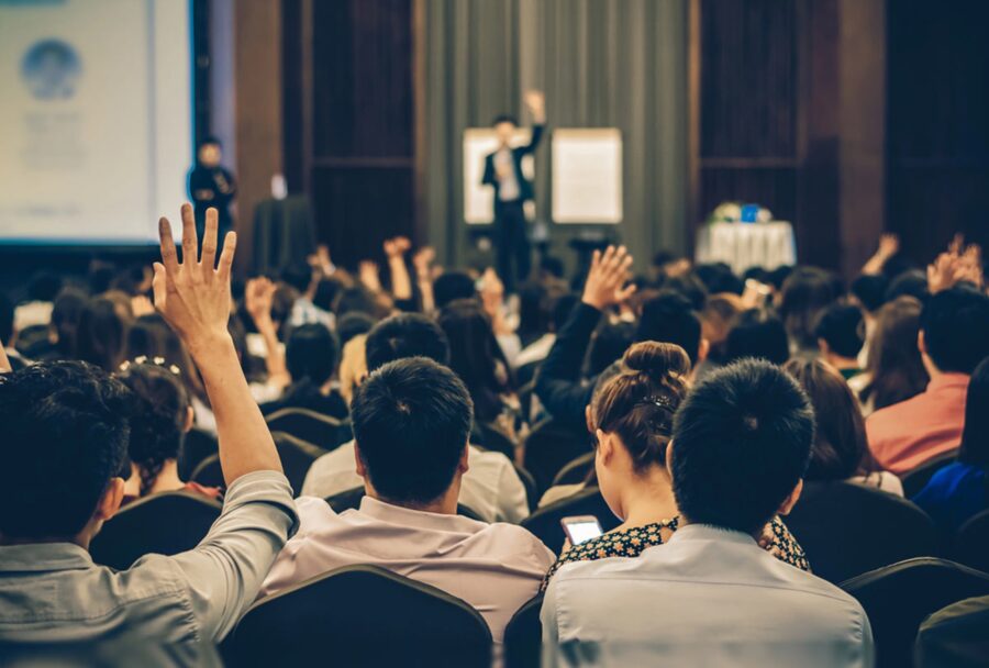 Innovación y sonrisas: el renacimiento de los eventos corporativos en México | Imagen: Depositphotos.com