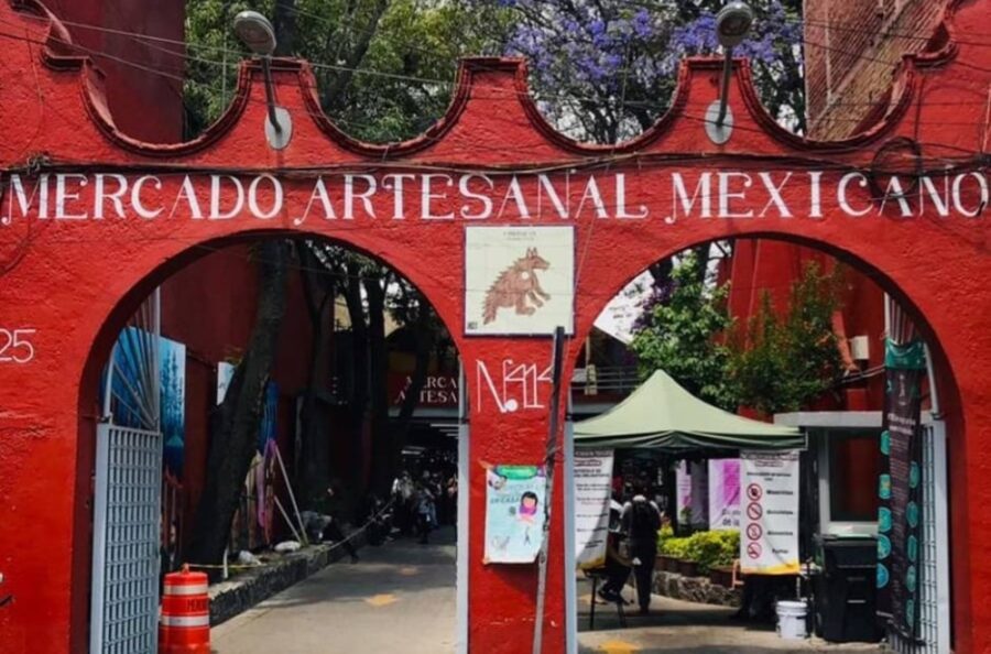 Entrada del Mercado de Artesanal Mexicano en el centro de Coyoacán | Imagen: Mercado Artesanal Mexicano vía México Desconocido