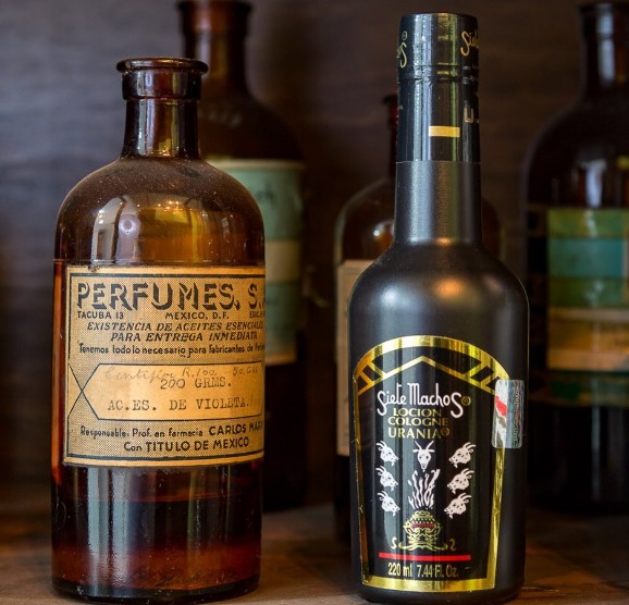 Las esencias eran muy sencillas, florales (patchouli, narciso y clavel..) o maderas | Imagen: Siete Machos vía Instagram