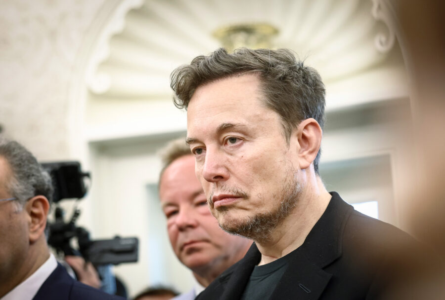 Elon Musk pierde casi la mitad de su fortuna en semanas por caída de SpaceX