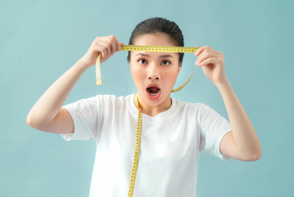 ‘Pierde peso, gana dinero’: Empresas chinas pagan a empleados por adelgazar