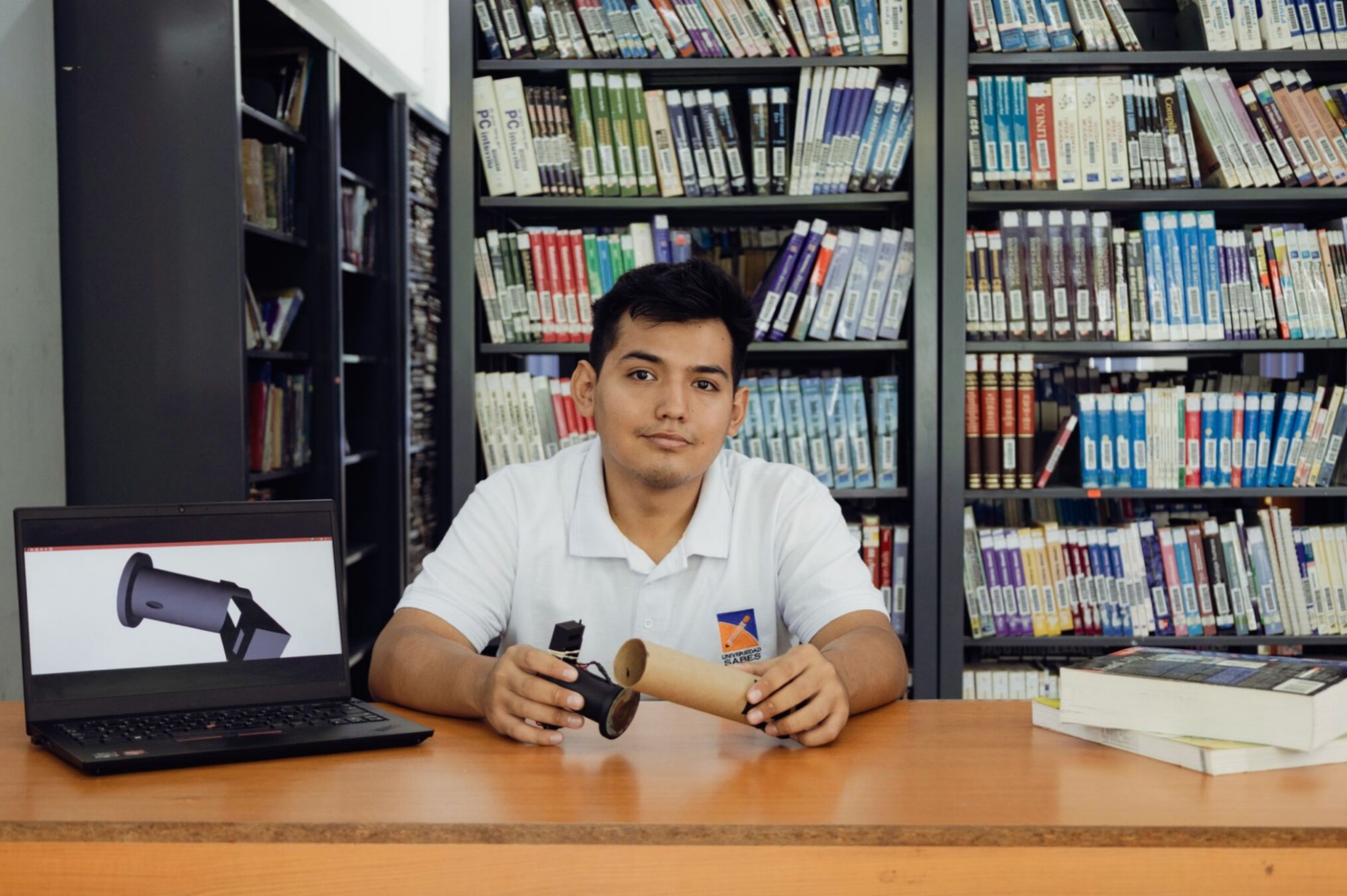 Alejandro Aguilar, creador de OpticalApp, en la fase internacional del James Dyson Award 2025.