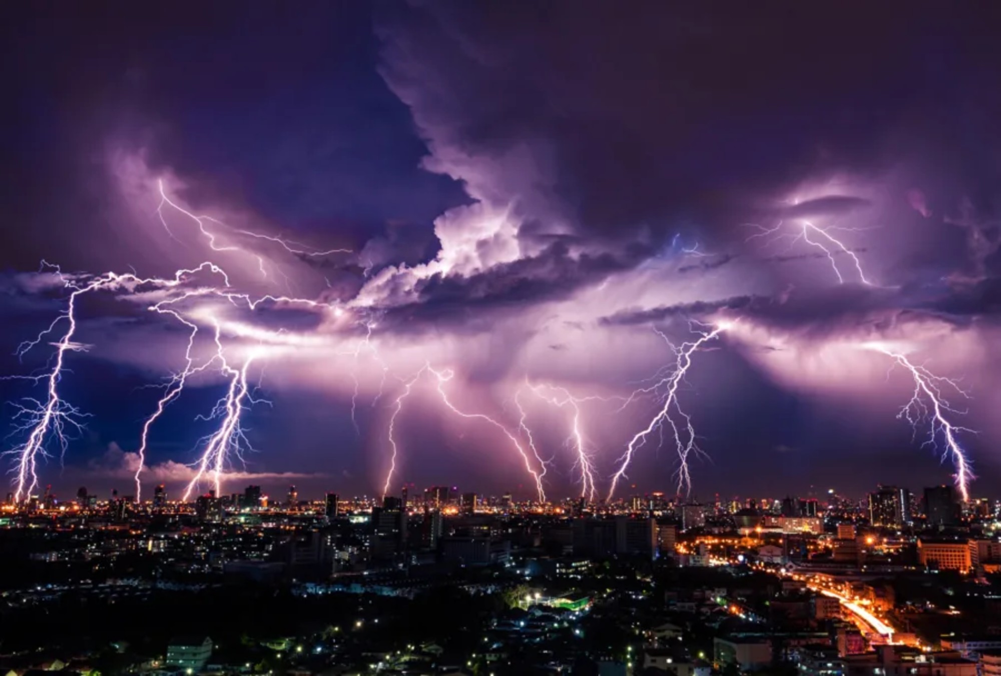 ¿Sabías que bañarse en tormenta eléctrica puede ser mortal?