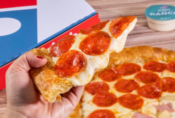 Domino’s lanza la Croissant Pizza: una mezcla entre pizza y cuernito