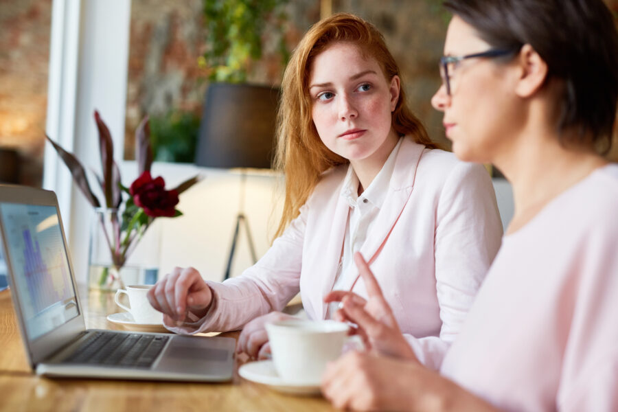 Las palabras de un líder pueden construir confianza o levantar muros