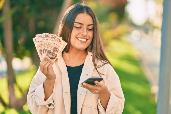 Vivienda cara, poco ahorro y consumo físico: el perfil del consumidor mexicano