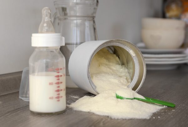 Cofepris ordena retiro preventivo de fórmulas infantiles: lotes y marcas afectados