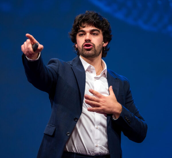 Cómo hablar: los 3 mandamientos para comunicar, conectar y hacerte recordar