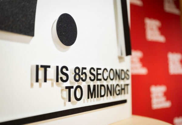 Estamos a ’85 segundos del fin del mundo’: el Reloj del Juicio Final marca su hora más peligrosa (VIDEO)
