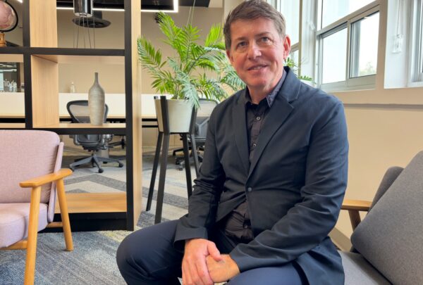 ‘Tu feed es hoy la fuerza cultural más poderosa’, advierte el mayor especialista digital del mundo Richard Rogers