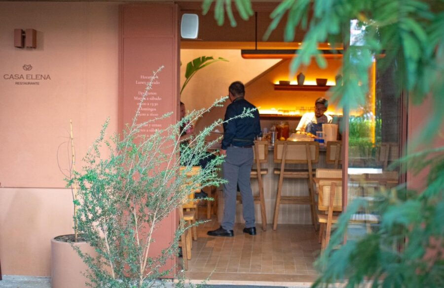 Entre mole almendrado, espuma de tomate verde y sueños Michelin, Rubén Zarate construye una cocina honesta y ambiciosa | Imagen: Cortesía