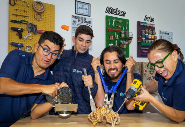 De profesores a emprendedores: EduWit hace kits educativos STEAM para escuelas