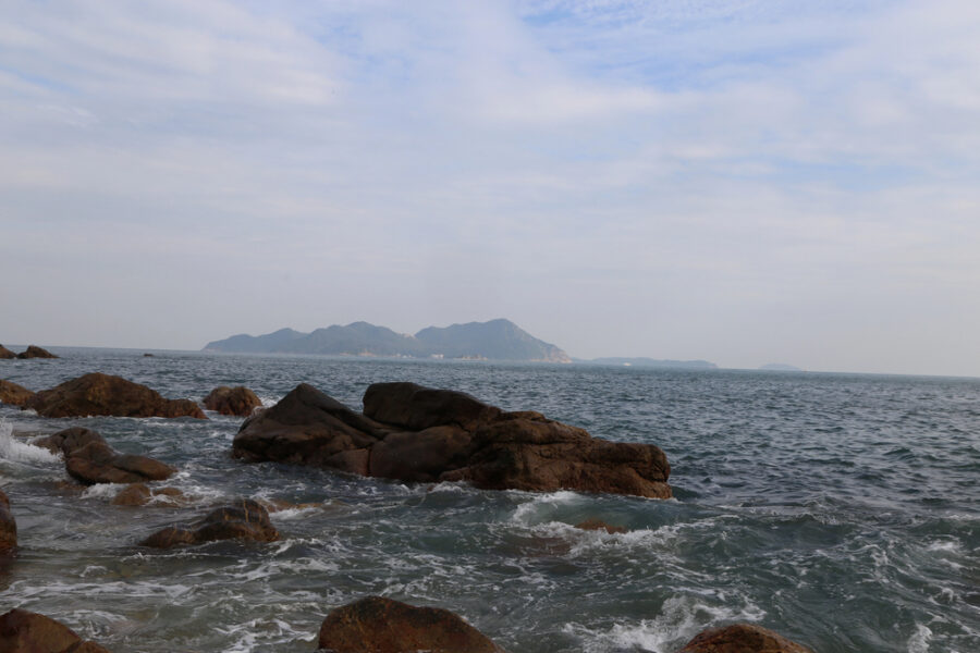 La isla Dongzhai, en el mar de China Oriental, se convirtió en el nuevo hogar de esta mujer que abandonó la ciudad | Imagen: Depositphotos.com