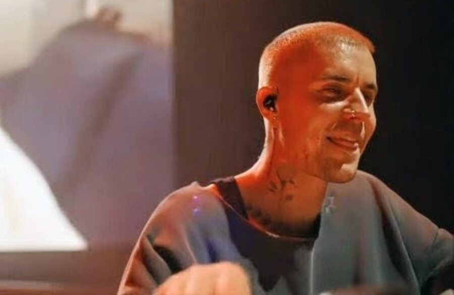 Expertos sostienen que la venta de su catálogo no le impide cantar sus éxitos en vivo | Imagen: Coachella Live vía YT