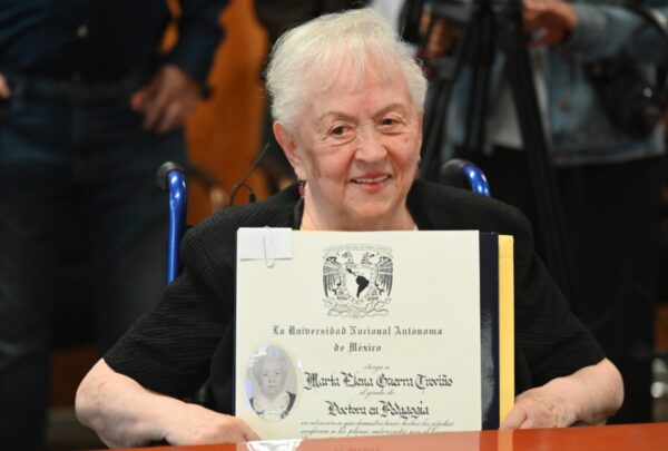 Nunca es tarde: Marta Elena Guerra, la mujer que se doctoró a los 89 años en la UNAM