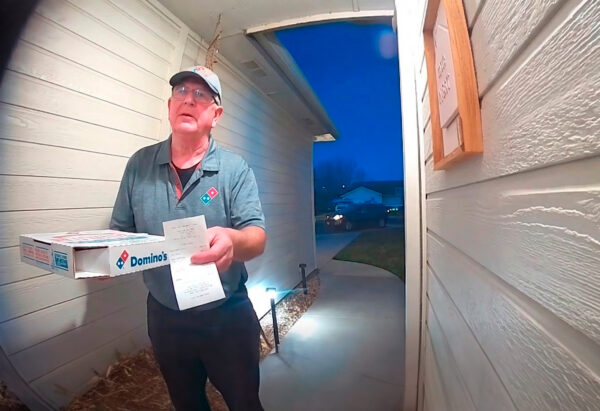 De una pizza a más de 140,000 dólares: la historia del repartidor que conmovió a internet