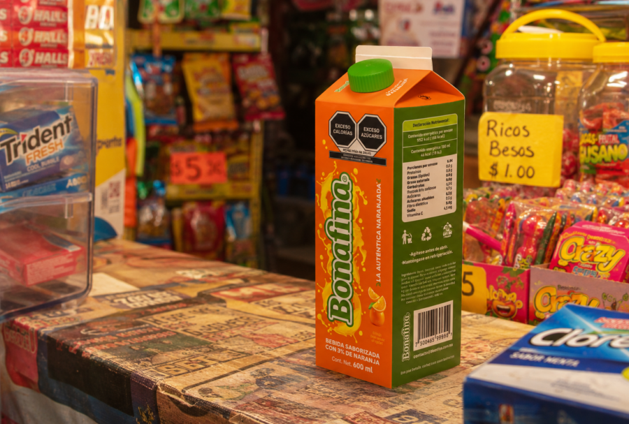El regreso de Bonafina ocurre en un mercado de bebidas más competitivo y regulado | Imagen: Hecha con IA vía DALL-E