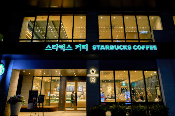 Starbucks Corea cometió un error imperdonable: la campaña que terminó con el despido de su CEO