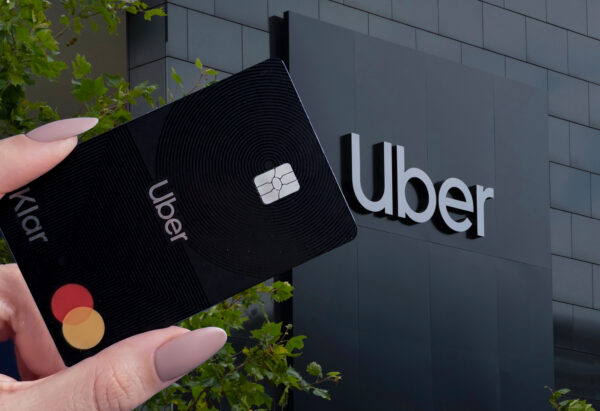 Uber entra al negocio financiero en México con tarjetas de crédito junto a Klar