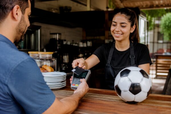 La otra competencia del Mundial: los pequeños negocios buscan ganar clientes