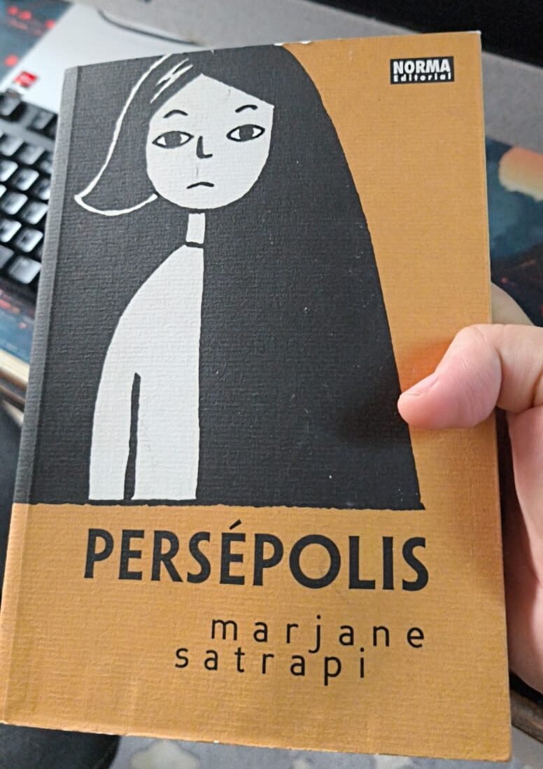 "Persépolis" por editorial Norma en México | Imagen: Emprendedor.com