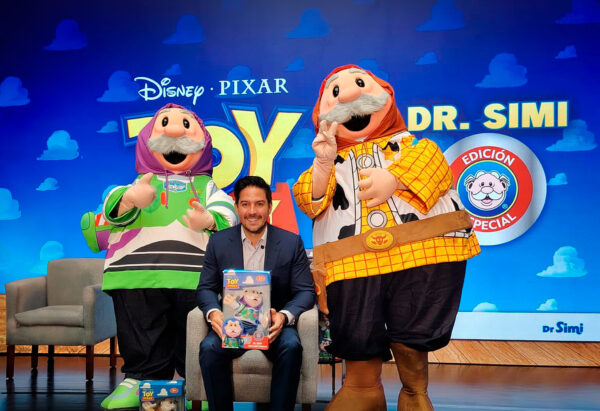 ¡Dr. Simi se une a Toy Story 5! Así son los simipeluches de Woody y Buzz Lightyear