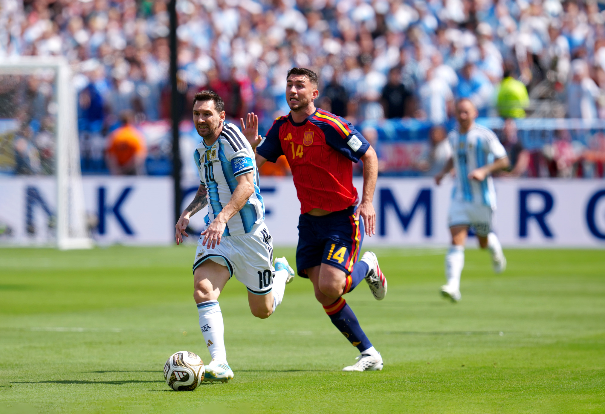 España impuso su ritmo durante la final y convirtió la posesión del balón en su principal herramienta para controlar el partido.