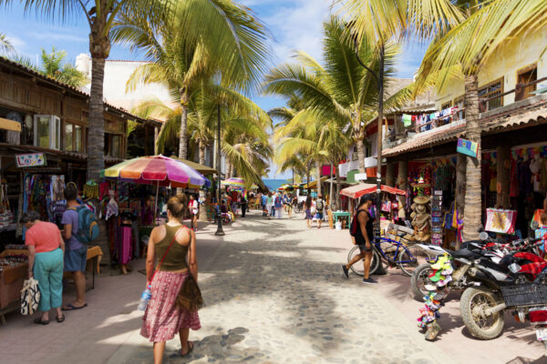 México quiere atraer turismo sin destruir sus playas, cenotes y comunidades con estas 10 reglas