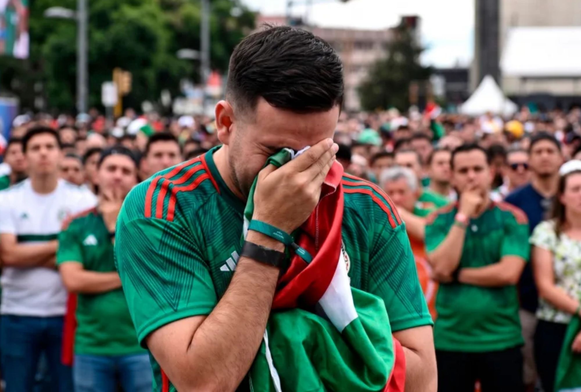 Aunque no se trata de un diagnóstico médico, la depresión post-mundial es real. Te contamos qué es y qué puedes hacer para superarla más rápido.