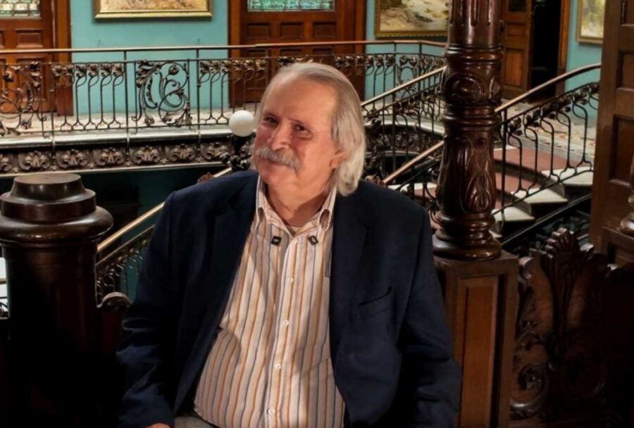 El nombre de Xenovenator espinosai rinde homenaje al paleontólogo mexicano Luis Espinosa Arrubarrena | Imagen: Instituto de Geología