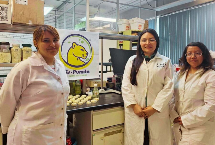 El proyecto recolecta aceite de cafeterías universitarias para evitar que llegue al drenaje | Imagen: DGCS UNAM
