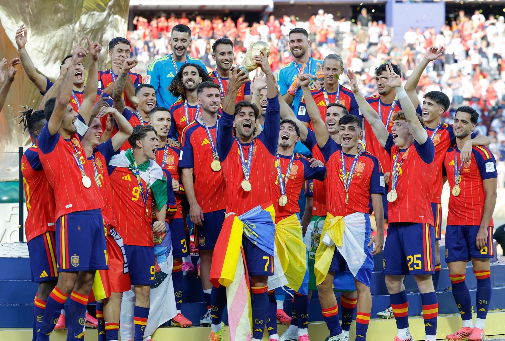 España levantó la Copa del Mundo tras imponerse a Argentina en una final que dominó mediante la posesión y una mayor cantidad de llegadas al área rival.