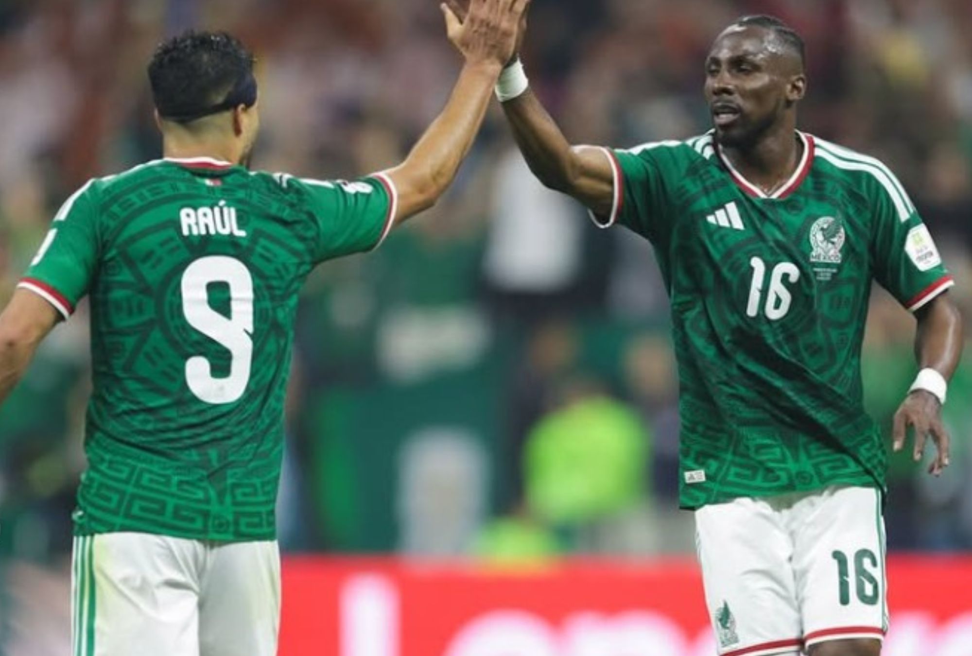 El delantero mexicano marcó cuatro goles.