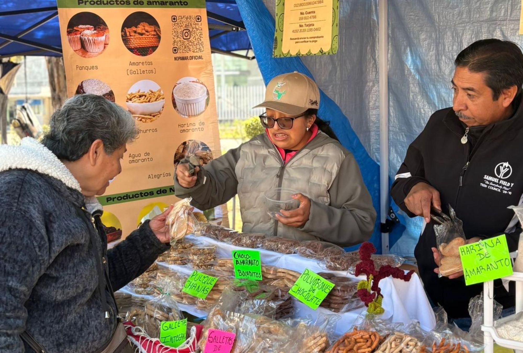 Los Mercaditos Solidarios permiten a pequeños productores ofrecer sus mercancías directamente al consumidor.